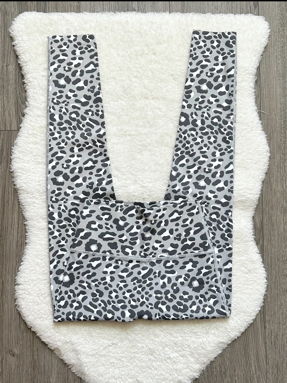 Aerie Grey White Leopard Print Athletic Leggings